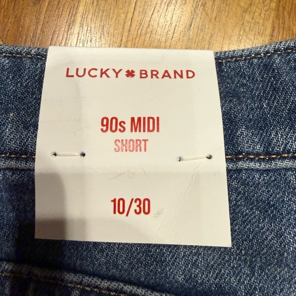 Lucky Brand 90s Midi Women's Distressed Blue Jean Shorts NWT - Picture 3 of 5